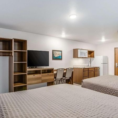 Woodspring Suites Detroit Farmington Hills Exterior foto