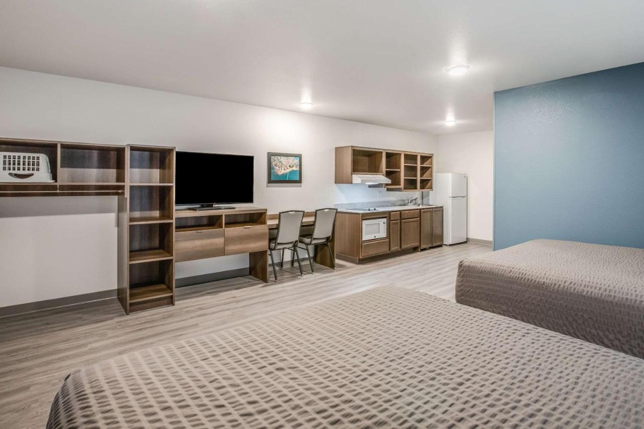 Woodspring Suites Detroit Farmington Hills Exterior foto